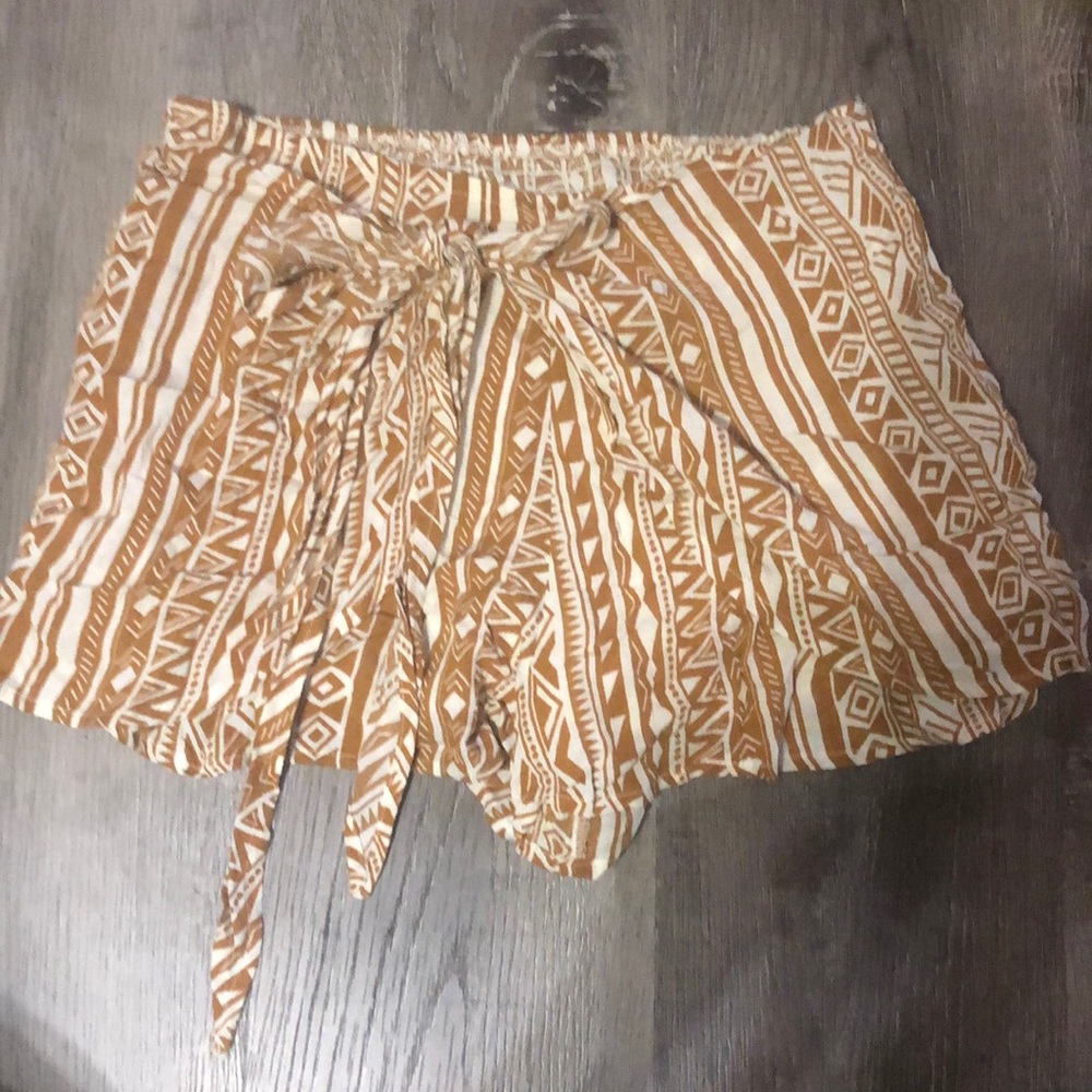 Tribal pull on wrap flutter shorts